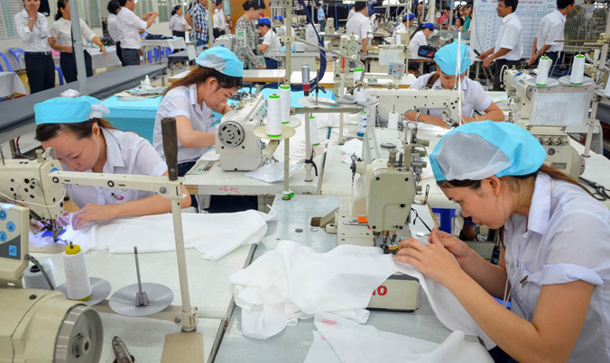 Theo Bộ Công Thương, nhóm ngành có năng suất lao động thấp là dệt may. Ảnh: Như Ý.