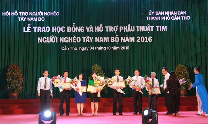 PVcomBank tặng 1.000 suất học bổng và hỗ trợ 135 ca mổ tim