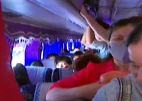 Xe khách chật cứng người