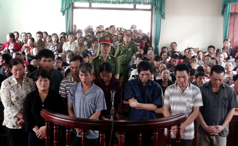 Các bị cáo tại phiên tòa.