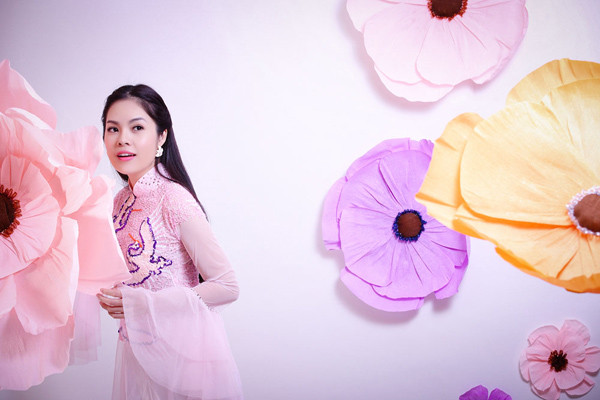 Dương Cẩm Lynh tươi tắn đón xuân