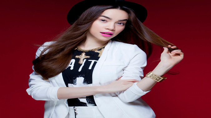 Hồ Ngọc Hà: Khổ vì được khen