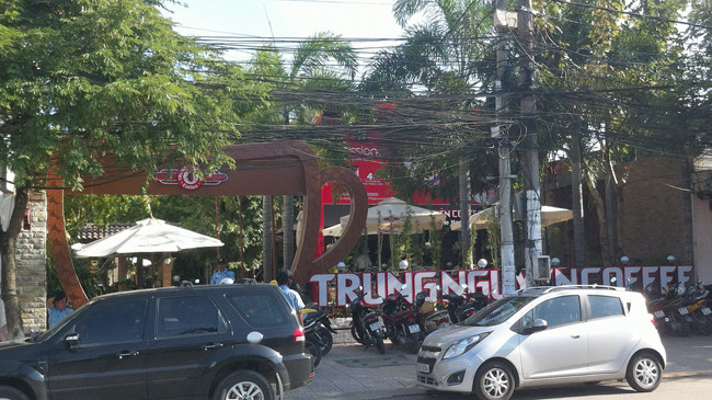 Quán ăn Tân Phát đã đổi sang quán cà phê và chuyển chủ, để lại món nợ thuế gần 400 triệu đồng. Ảnh: Sáu Nghệ