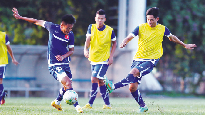 Các tuyển thủ sẽ tập luyện liên tục với cường độ cao cho tới sát ngày thi đấu trận bán kết lượt đi gặp ĐT Malaysia. Ảnh: VSI 