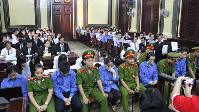 Quang cảnh phiên tòa