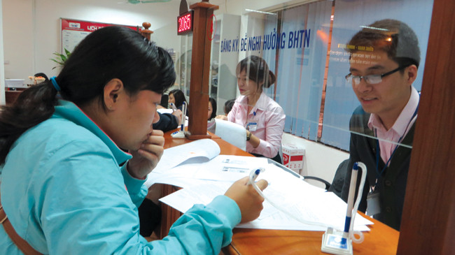  Việc cơ quan BHXH được giao chức năng thanh tra chuyên ngành sẽ hạn chế tình trạng DN trốn đóng BHXH trong thời gian tới. Ảnh: Bảo Anh