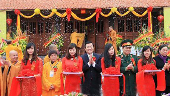 Chủ tịch nước cắt băng khánh thành Chùa Phật tích Trúc Lâm Bản Giốc. Ảnh: CB
