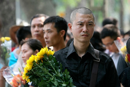 Hơn 1000 lượt người đến viếng Đại tướng Võ Nguyên Giáp 