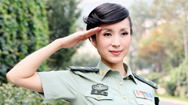 Nữ ca sĩ Thang Xán