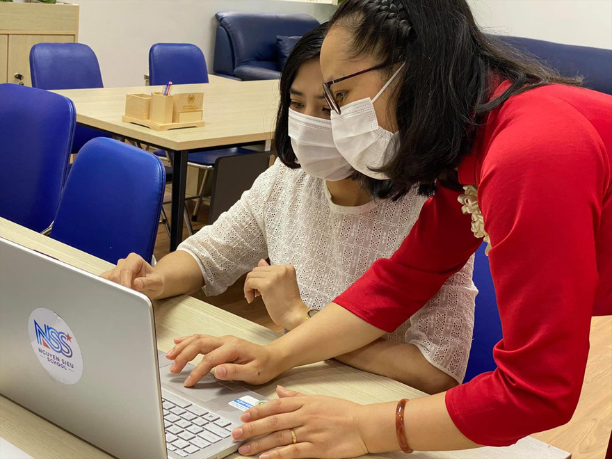 Khi học sinh học trực tuyến, nhiều phụ huynh, nhà trường lo các em gặp áp lực trong kỳ thi vượt cấp 