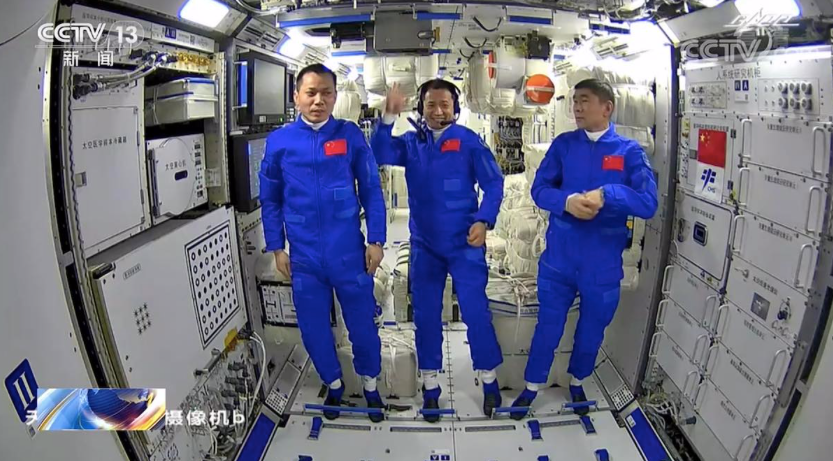 Nhóm 3 phi hành gia Trung Quốc vừa lên đến trạm vũ trụ Thiên Cung. Ảnh: Xinhua 