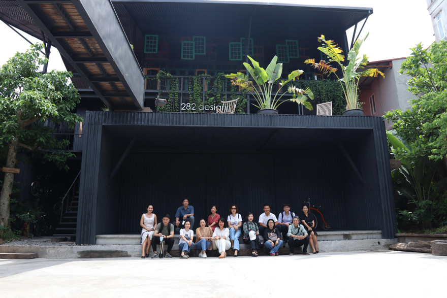 282 Design vốn là nhà máy sản xuất mũ cối tại phố Bồ Đề, Gia Lâm, Hà Nội- đã trở thành tổ hợp văn hóa đa chức năng phục vụ cộng đồng