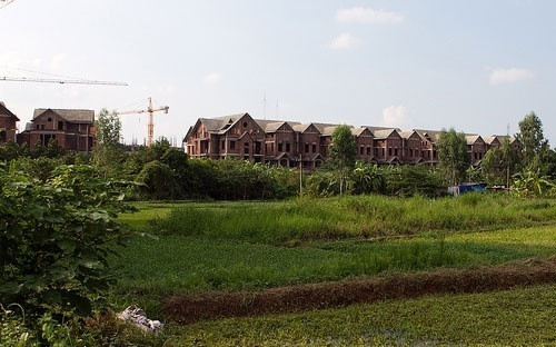 Gần 300 dự án bất động sản phải tạm dừng do đói vốn