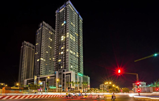 Sunrise City có quy mô gần 500.000m2 nằm trên mặt tiền đường Nguyễn Hữu Thọ