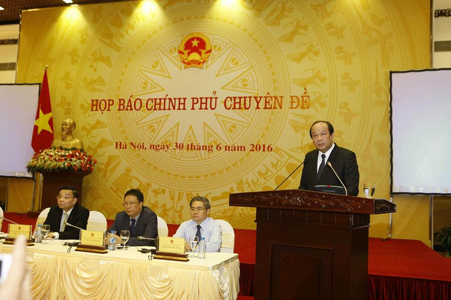 Bộ trưởng, Chủ nhiệm VPCP Mai Tiến Dũng bắt đầu công bố nguyên nhân cá chết hàng loạt ở biển miền Trung. Ảnh: Như Ý