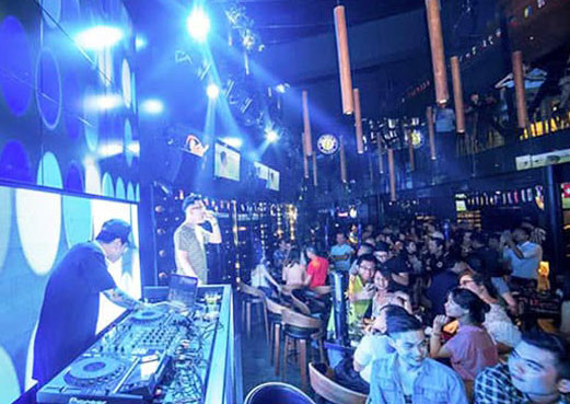 Một quán bar tại TPHCM. Ảnh minh họa