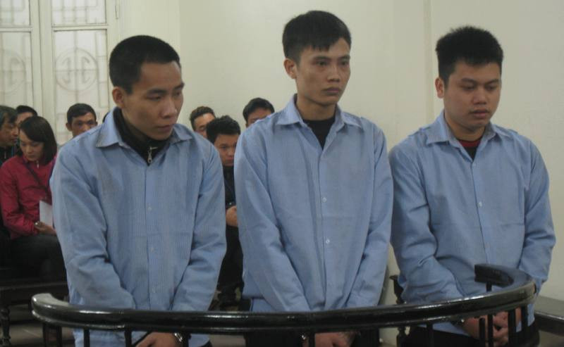 Các bị cáo trong phiên xử ngày 23/2. Ảnh: BH