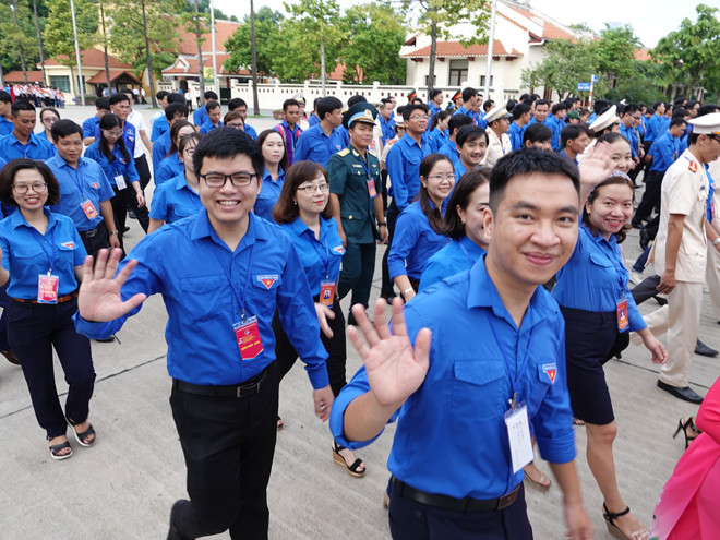 Các đảng viên trẻ tiêu biểu tham dự chương trình tổng kết đợt hoạt động cao điểm "Tuổi trẻ Việt Nam nhớ lời Di chúc theo chân Bác" Ảnh: Như Ý