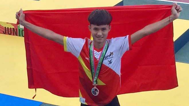 Vận động viên Trung Cường