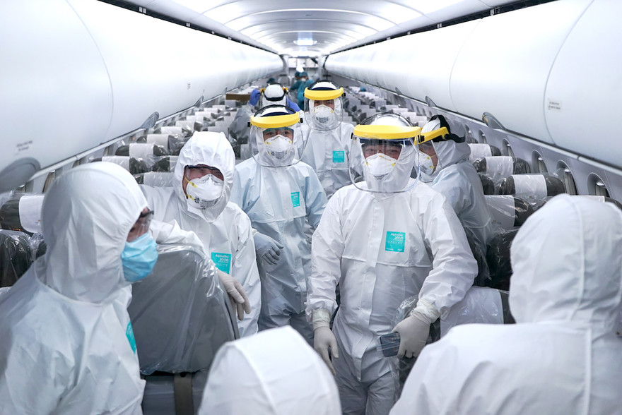 Tổ bay thực hiện chuyến bay đón công dân Việt Nam từ Vũ Hán (Trung Quốc) về nước