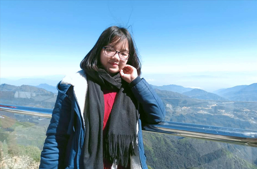 Việt Anh sáng lập fanpage cung cấp thông tin dịch COVID-19 bằng tiếng Anh cho người nước ngoài ở Việt Nam Ảnh: NVCC