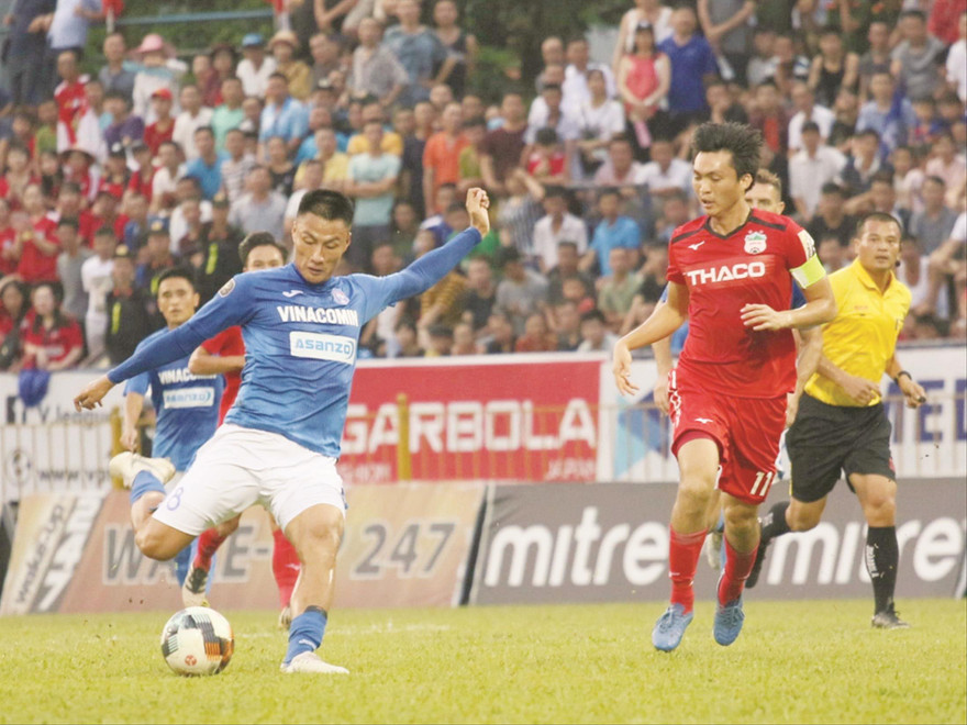 Đội bóng Phố Núi tỏ ra mờ nhạt trước Than Quảng Ninh