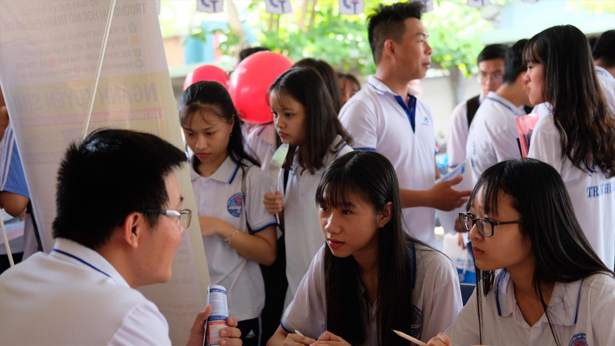 Dù điểm chuẩn thấp nhiều trường vẫn thiếu thí sinh  