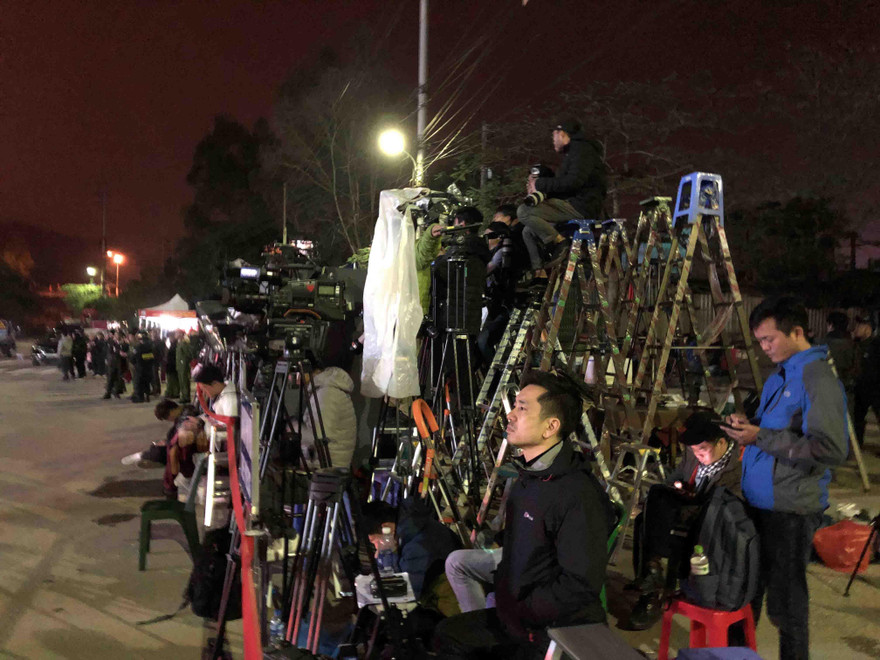 Phóng viên “trường kỳ mai phục”