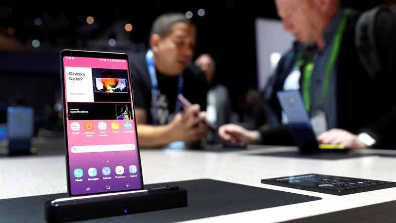 Nhật Bản hạn chế xuất khẩu các hóa chất dùng trong sản xuất đồ công nghệ cao của Hàn Quốc ảnh: Reuters