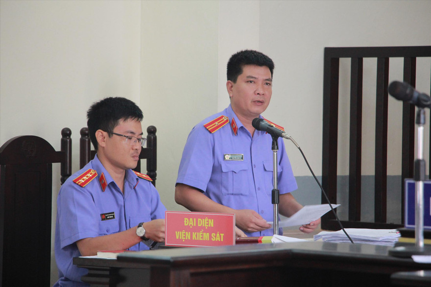 Đại diện VKSND TP Móng Cái thừa nhận có sai sót trong bản cáo trạng là do lỗi đánh máy