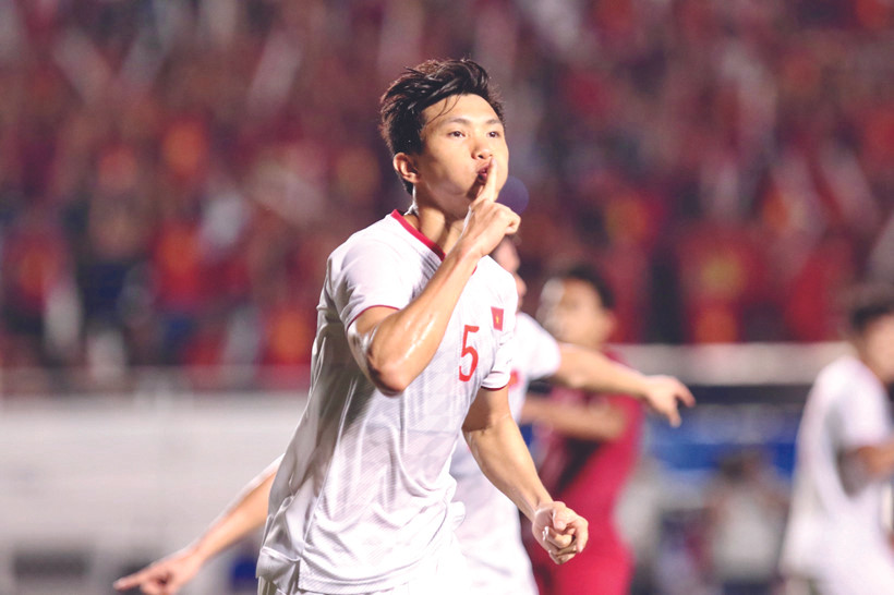Văn Hậu ăn mừng bàn thắng vào lưới Indonesia
