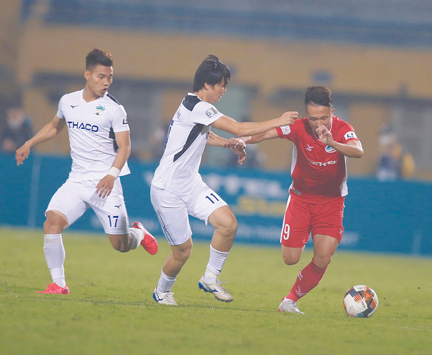 Việc thay đổi thể thức thi đấu V-League năm nay giúp Tuấn Anh và đồng đội có cơ hội đua tranh ngôi vô địch thay vì trầy trật trụ hạng như những mùa trướcảnh: CTV