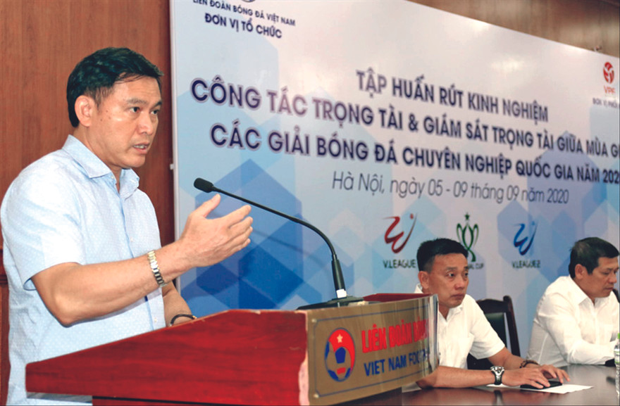 Chủ tịch VPF Trần Anh Tú nói sẽ không sử dụng trọng tài yếu chuyên môn ảnh: ANH TÚ 