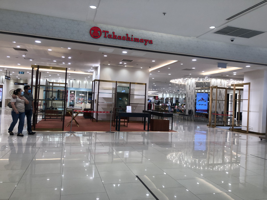 Trung tâm thương mại vừa tái kinh doanh nhưng vẫn... chợ chiều