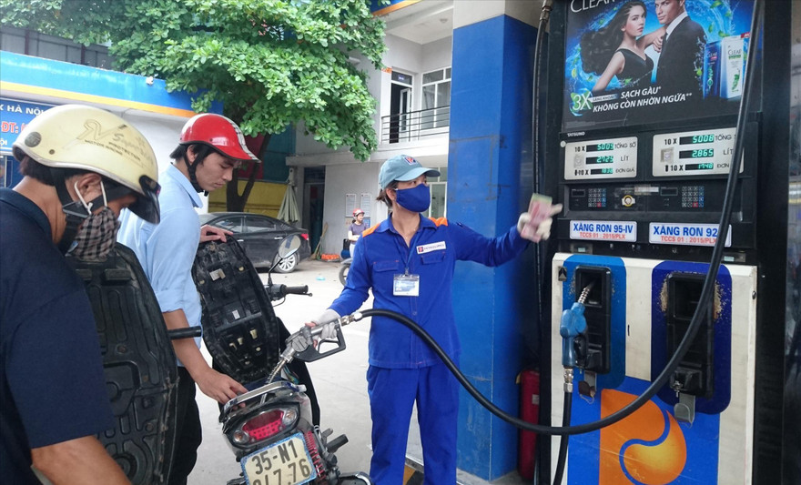 Giá xăng trong nước được điều hành theo Nghị định 83 chưa thể giảm ngayẢnh: như ý