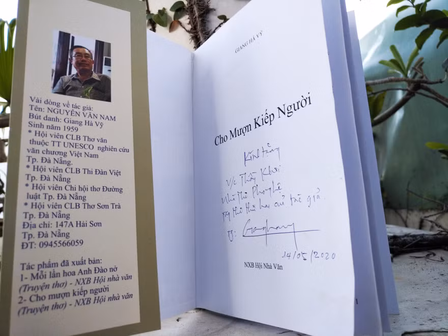“Cho mượn kiếp người” như nụ cười Bát nhã mà người thơ để lại trước khi rời cõi Vô thường!