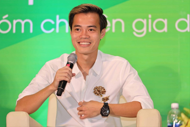 Tuyển thủ Văn Toàn chia sẻ về những quy định của HLV Park Hang Seo về dinh dưỡng tại các ÐTQG trong buổi tọa đàm