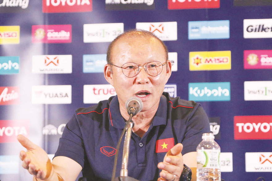 VFF đã đưa ra đề nghị gia hạn hợp đồng với HLV Park Hang Seo trong buổi làm việc với người đại diện Lee Dong-jun hôm qua ảnh: VSI