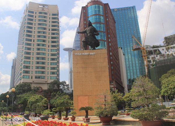 Lư hương Đức Thánh Trần