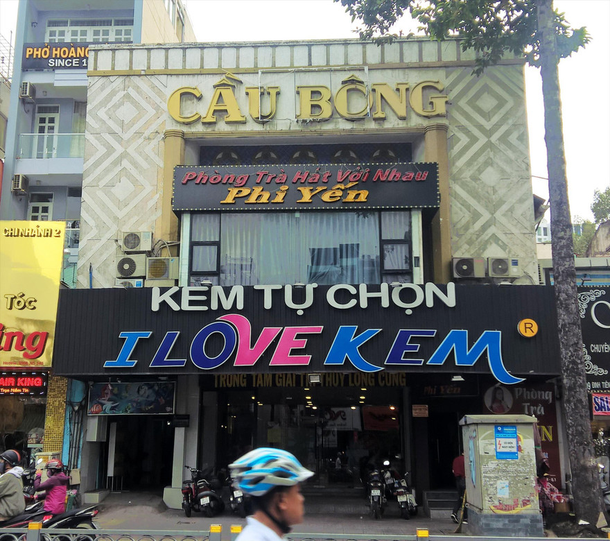 Rạp Cầu Bông 7/2019, được cho thuê bán kem