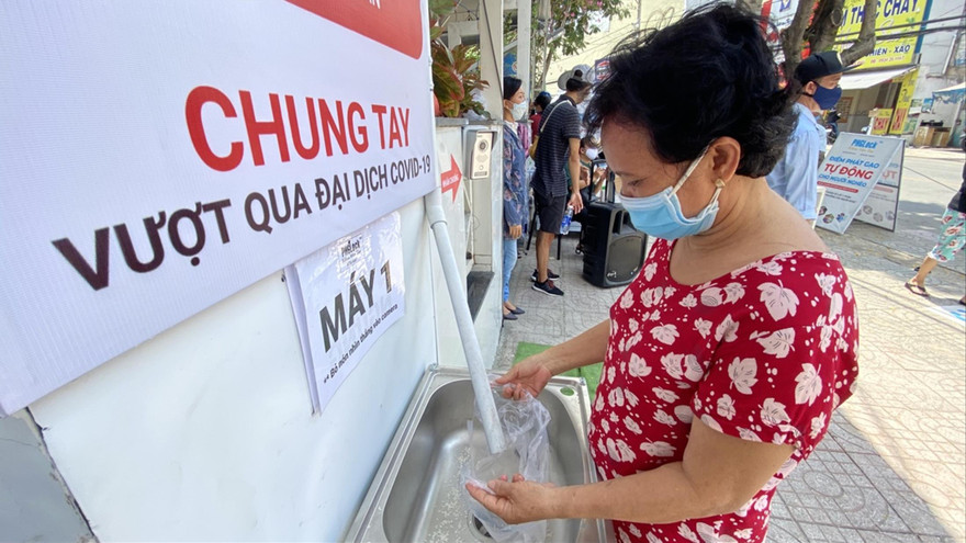 “ATM gạo” tặng mỗi người 1,5kg gạo/ngày trong thời COVID-19