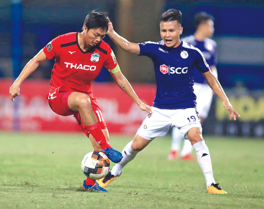 Sân Hàng Đẫy cuối tuần này sẽ thu hút người hâm mộ khi có sự góp mặt của những cầu thủ được yêu thích nhất hiện nay ảnh: CTV