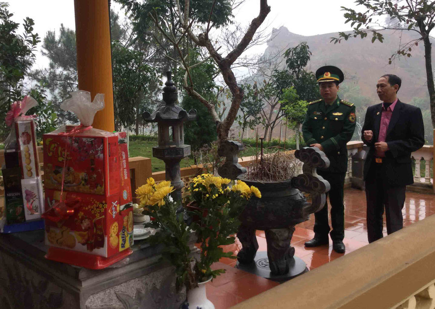 Ghi nhớ, tưởng niệm các Anh hùng liệt sỹ Biên phòng Hữu Nghị ảnh: Duy Chiến