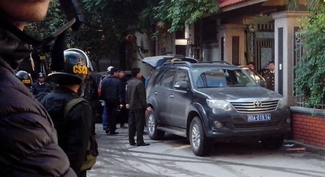 Bộ Công an khám xét trụ sở của Công ty TNHH Hoàng Sơn (TP Thanh Hóa). Ảnh: MTG