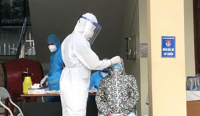 Nhiều hợp đồng mua hàng của Việt Á, Giám đốc CDC Bắc Giang nói 'không nhận đồng nào'