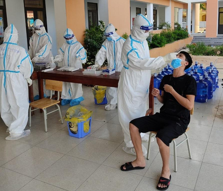 Bên trong bệnh viện dã chiến đóng tại trung tâm điều dưỡng dưỡng thương binh Bắc Giang