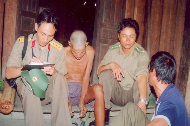 Tác giả trong những lần đi tác nghiệp