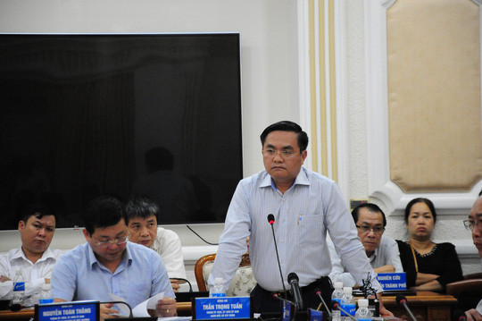 Giám đốc Sở Xây dựng Trần Trọng Tuấn cho biết tình hình xây dựng không phép đang nổi lên ở Củ Chi, Hóc Môn (Ảnh: Phan Anh)