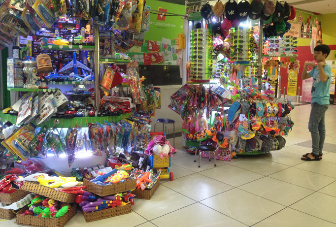 Hàng giả nhan nhản trong siêu thị.