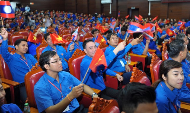 Khai mạc 'Theo dấu chân Lãnh tụ Việt Nam – Lào 2017'